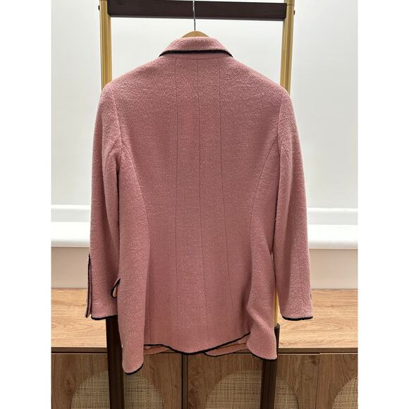Vintage Chanel Pink Wool Boucle Jacket size 40, 1994 - Picture 8 of 9